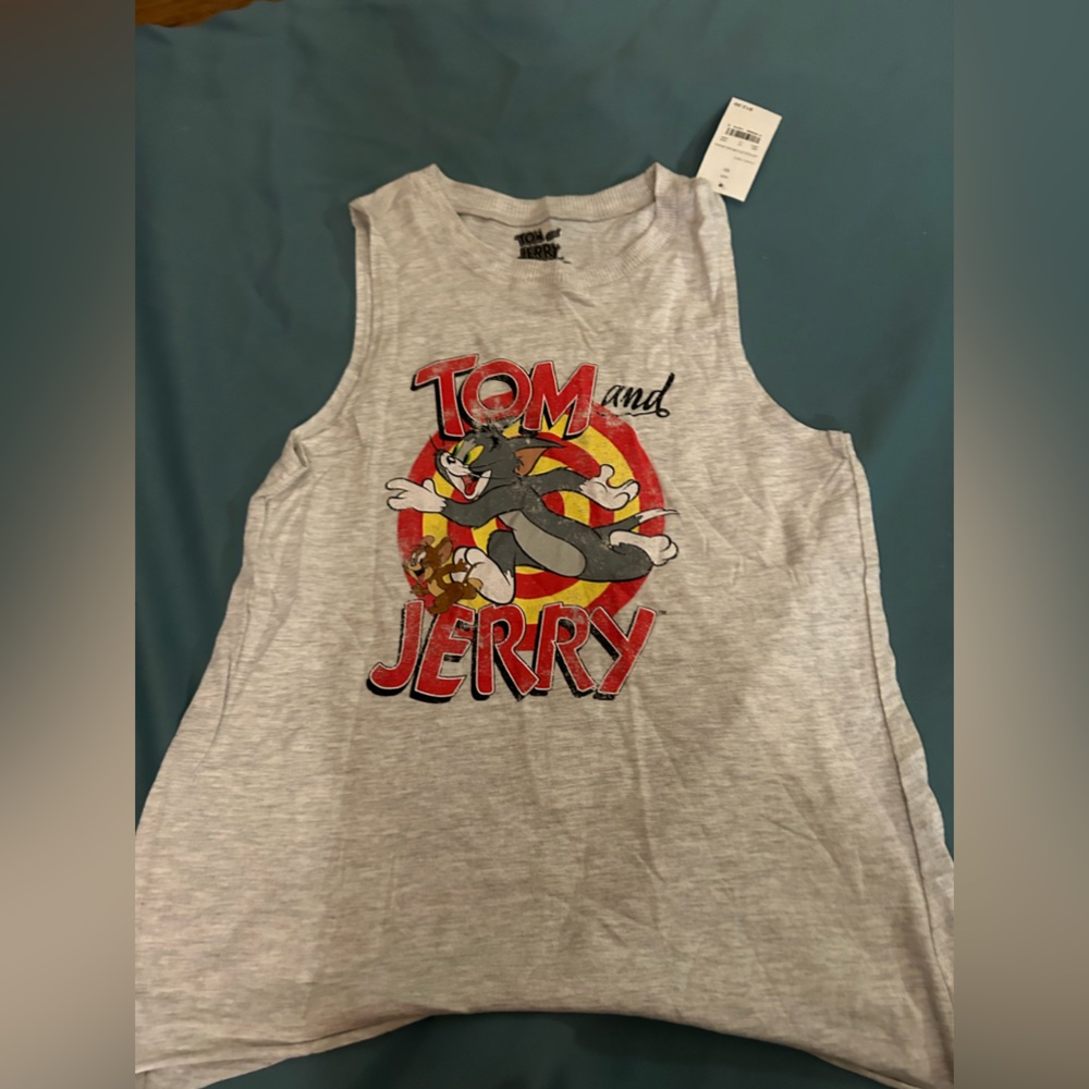 NWT size XS Kids Graphic Tee.